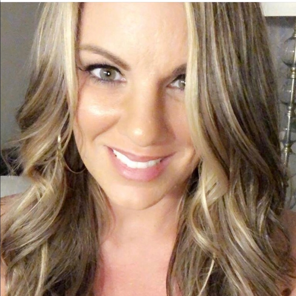 Meet your Posher, Angelique